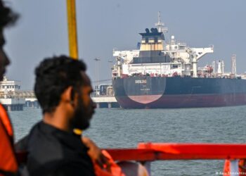 Trump dials up the strain to safe Hormuz