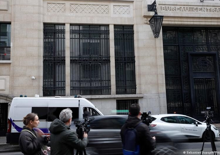 Suspected bomb assault outdoors Financial institution of America foiled Suspected bomb assault outdoors Financial institution of America foiled