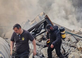 Hezbollah fires on Tel Aviv as Israel threatens Iranian officers in Lebanon