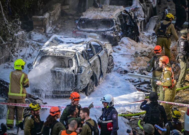 4 folks flippantly damage, buildings mangled as Iranian missile assault hits Tel Aviv