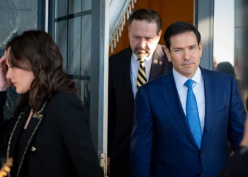 U.S. orders extra diplomats to depart Center East