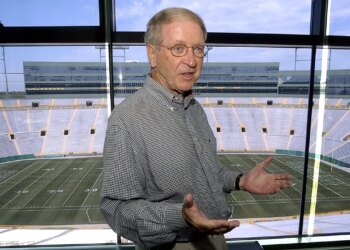 Bob Harlan, former Inexperienced Bay Packers president and CEO, lifeless at 89
