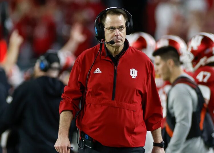 Indiana switch’s pre-practice footwear sparks scolding from Curt Cignetti