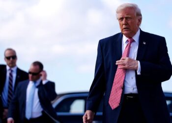 Trump touts assault on Iranian munitions depot as drawdown talks proceed