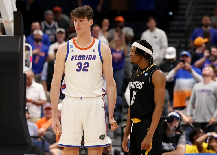 March Insanity: Florida’s Olivier Rioux towers over opponent in viral second