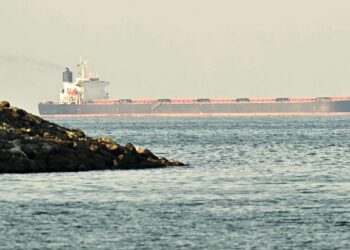 Iran signaling it could deploy mines to disrupt Strait of Hormuz, U.S. sources say