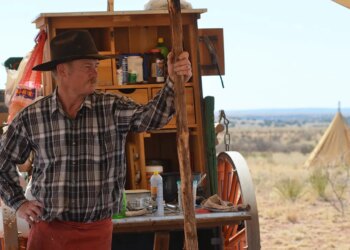Chuck wagon cook dinner Kent Rollins shares 6 suggestions for cooking in excessive climate