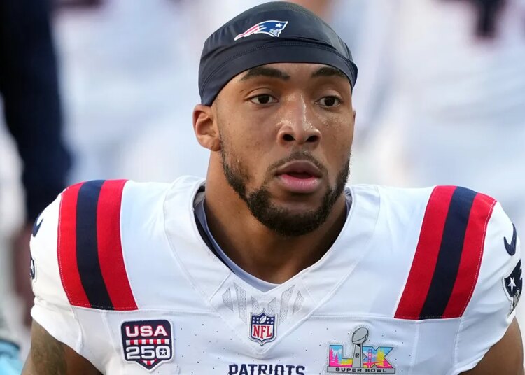 Former Bulls participant Jaden Ivey seems to get help from NFL star