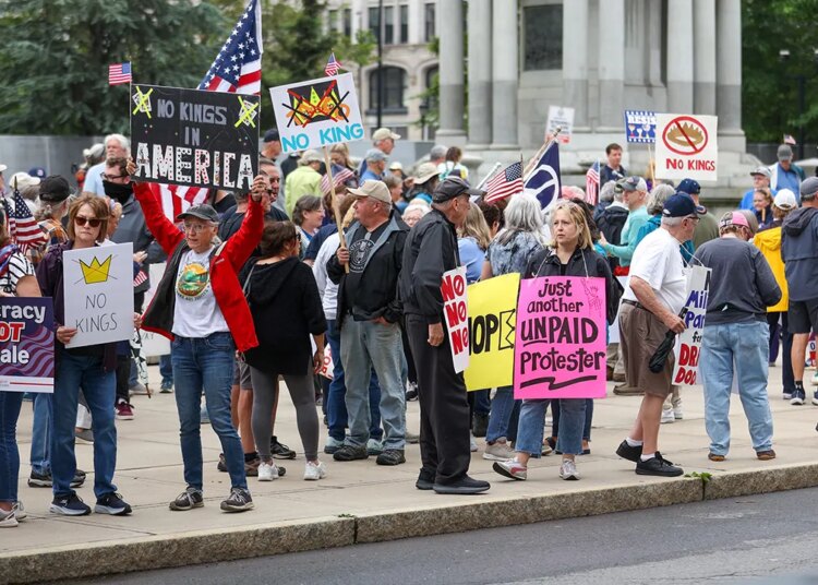 DC protesters rewrite “America the Stunning” amid ICE, shutdown struggle