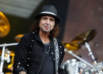 Phil Campbell, longtime Motörhead guitarist, useless at 64
