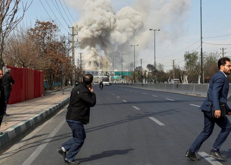 U.S. and Iran vow to step up strikes in increasing battle as Gulf states run low on interceptors