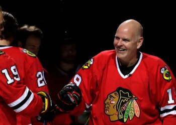Troy Murray, former Chicago Blackhawks participant and broadcaster, dies
