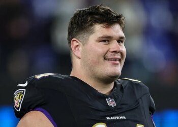 NFL free company: Raiders spend huge with file contracts on day one