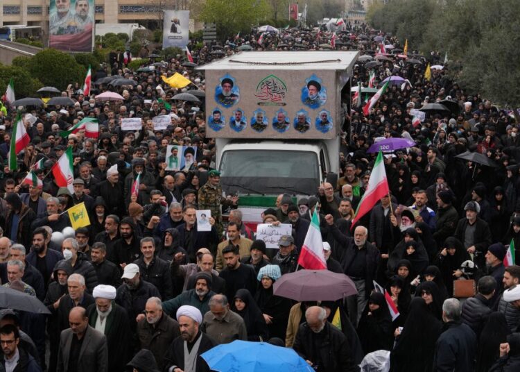 Trump hints at wind-down as US sends extra troops to Center East Trump hints at wind-down as US sends extra troops to Center East