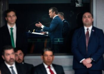 Stay updates: Hegseth says US submarine sank Iranian warship with torpedo in worldwide waters – AP Information Stay updates: Hegseth says US submarine sank Iranian warship with torpedo in worldwide waters – AP Information