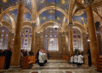 Israeli police stop Palm Sunday Mass at Jerusalem church