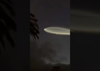 #SpaceX #Falcon9 #Starlink #VandenbergSFB #SpaceLaunch #California #TechNews #ExpressNews