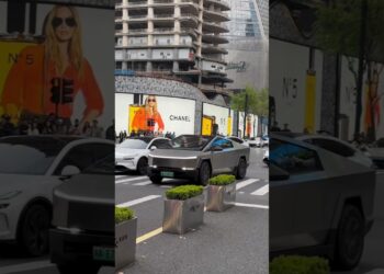 A younger lady driving a Tesla Cybertruck with a Chengdu license plate – #tesla #supercar #luxurycar