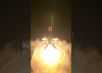 Insane Aerial View of Falcon 9 Touchdown