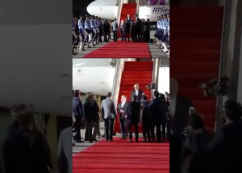 Iran Overseas Minister Arrives in Pakistan for US Talks