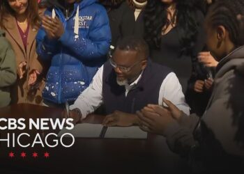 Mayor Johnson's government order creates youth peacekeeping program in Chicago