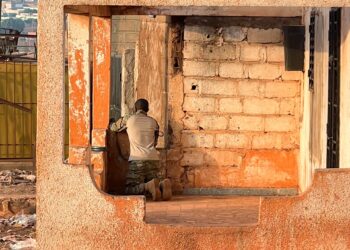 Gunmen stage simultaneous assaults throughout Mali, military says | Battle Information