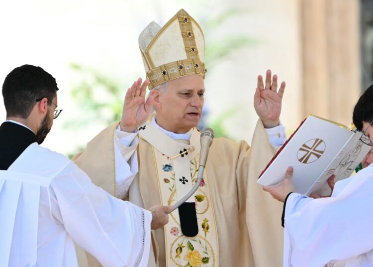 Pope Leo’s first Easter speech is message of peace to world at battle Pope Leo’s first Easter speech is message of peace to world at battle