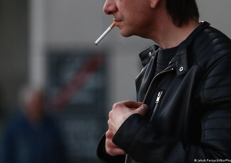 UK strikes to ban smoking for everybody born after 2008