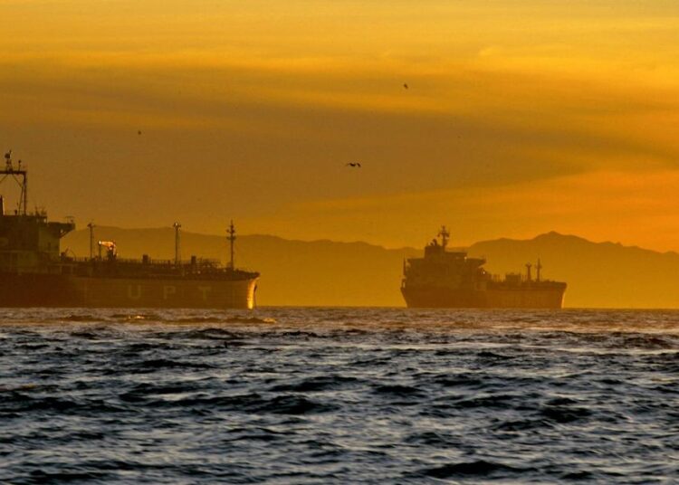 US-Sanctioned Tanker Exams Trump Blockade With Hormuz Exit