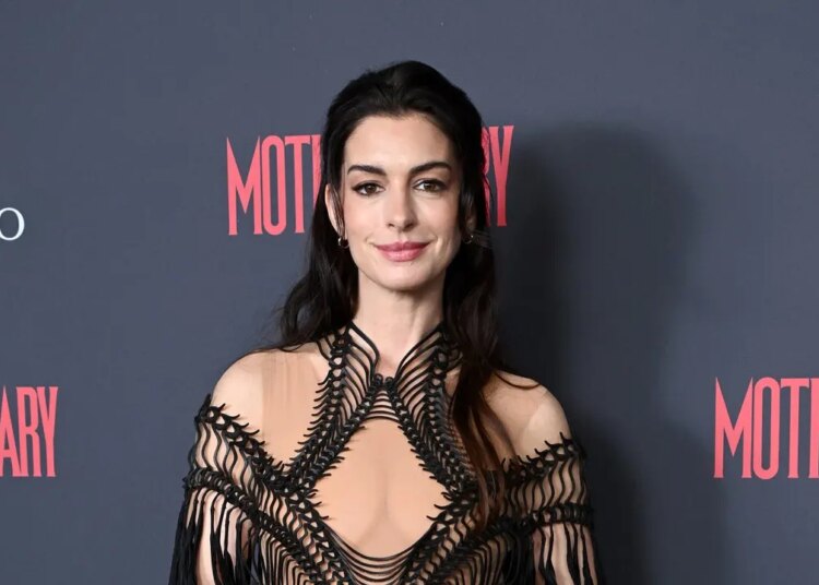 Anne Hathaway stuns in gothic robe on the London ‘Mom Mary’ premiere