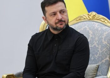 Ukraine secures oil lifeline from Gulf states in trade for army help – POLITICO