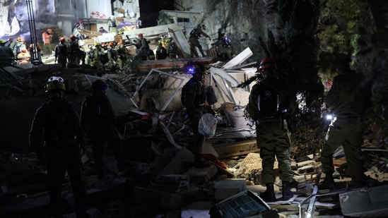 US-Iran warfare LIVE: Iran hits over 10 websites in Israel’s Haifa; drones goal telecom constructing in UAE’s Fujairah US-Iran warfare LIVE: Iran hits over 10 websites in Israel’s Haifa; drones goal telecom constructing in UAE’s Fujairah