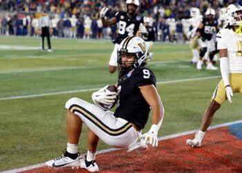 Eagles choose Vanderbilt tight finish Eli Stowers in 2026 NFL draft