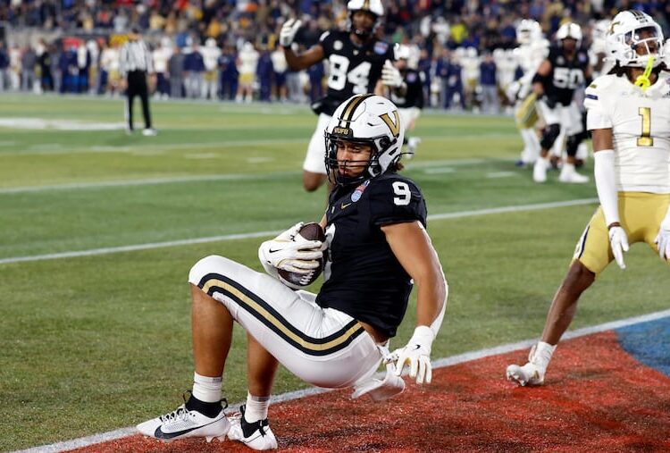 Eagles choose Vanderbilt tight finish Eli Stowers in 2026 NFL draft