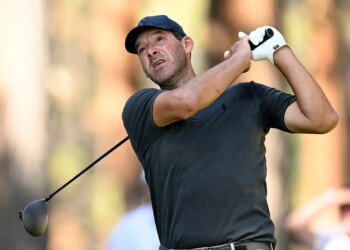 Tony Romo misses US Open qualifier after taking pictures 9-over 79 in Texas