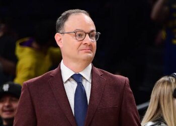 Adrian Wojnarowski’s anti-Trump politics reportedly inflicting friction with St. Bonaventure neighborhood