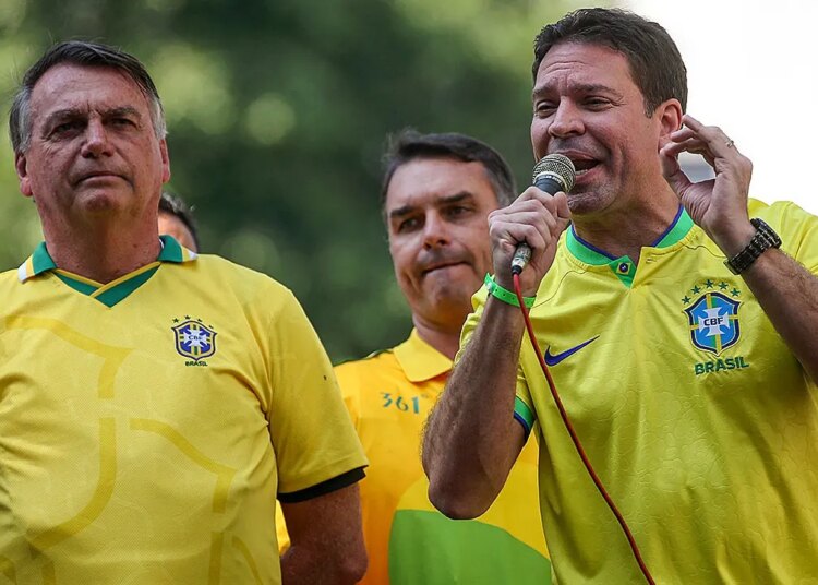 Bolsonaro’s ex-intelligence chief detained by ICE in Florida