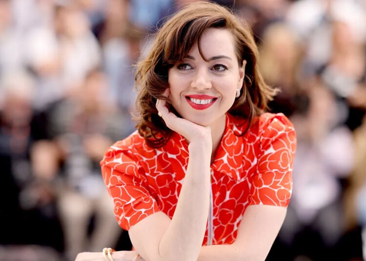 Aubrey Plaza pronounces she is pregnant together with her first baby