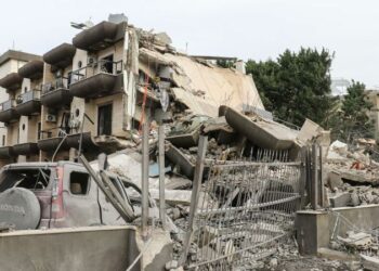 Dwell updates: Iran conflict, Trump optimistic about deal, Strait of Hormuz blockade