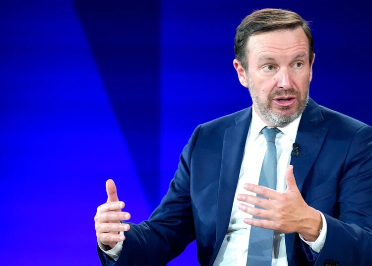 Chris Murphy faces backlash over ‘superior’ publish on Iran shadow fleet ships