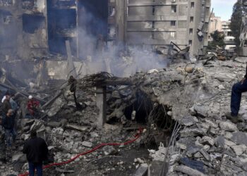 Dwell Updates: U.S. will host talks between Israel and Lebanon, sources say, as fragile Iran ceasefire holds