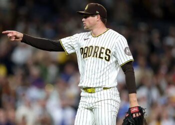 MLB says umpires might have made mistake in foul ball saga throughout ninth inning of Padres-Cubs sport