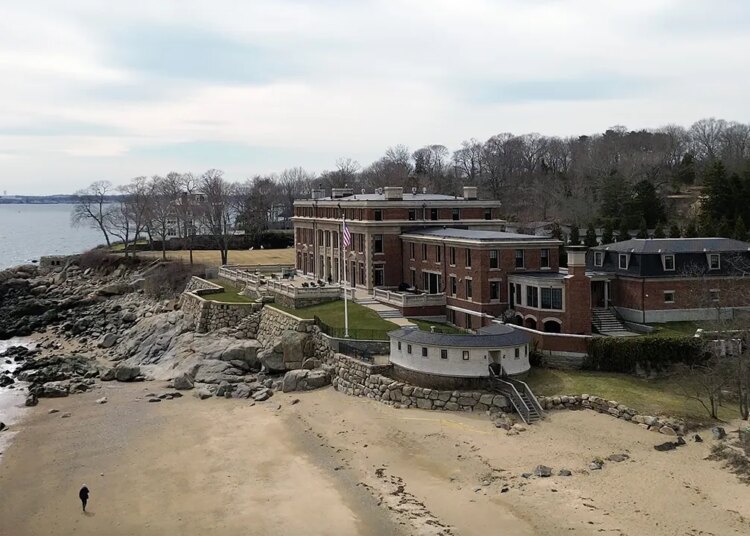 Former FBI investigator says Massachusetts mansion heist could also be inside job