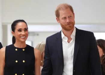 Prince Harry, Meghan Markle fly enterprise class to Australia, skip airport picture op Prince Harry, Meghan Markle fly enterprise class to Australia, skip airport picture op