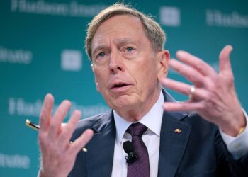 Ex-CENTCOM commanderwarns in opposition to ‘dangerous’ US floor op to grab Iran uranium