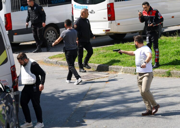 Three killed in capturing close to Israeli consulate in Turkiye’s Istanbul | Information