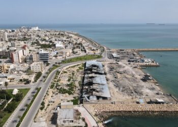 Lebanese president refuses to talk with Israeli prime minister