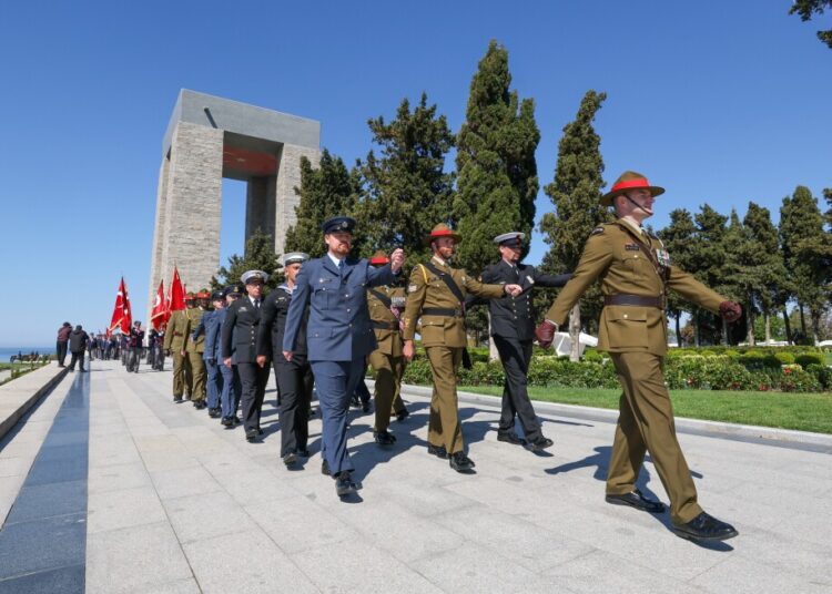 Australia and New Zealand collect in Turkey to commemorate WWI battle