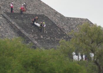 Gunman shoots a number of vacationers at Teotihuacán pyramids in Mexico
