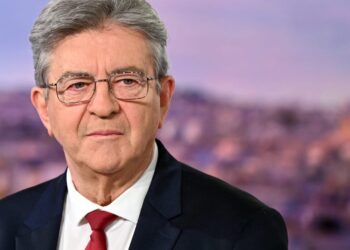 Left-wing Mélenchon proclaims 2027 run for French presidency – POLITICO